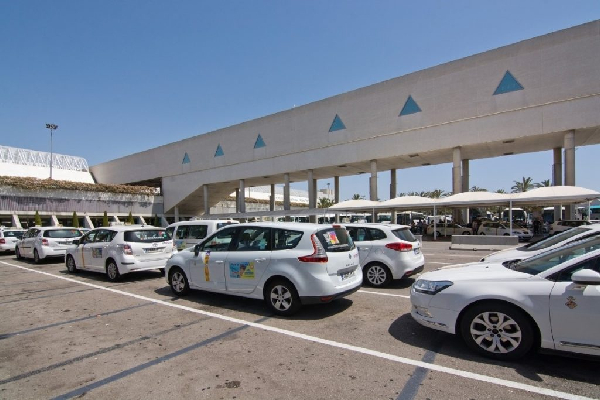 Palma Airport Moves Taxi Rank